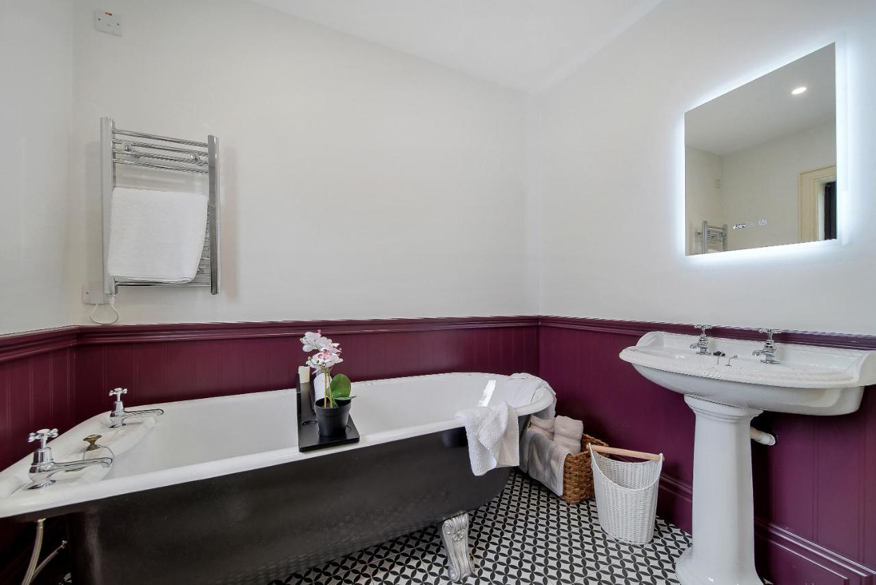 Seaview Lodge Apartment 'Sleeping 4 Guests' Rockstown Екстер'єр фото